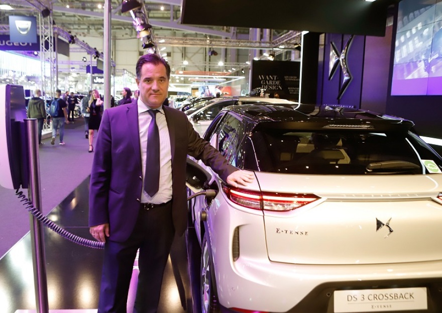 Hallo Adonis: Τα κλικ της επίσκεψης Άδωνι Γεωργιάδη στην έκθεση «Αυτοκίνηση 2019»