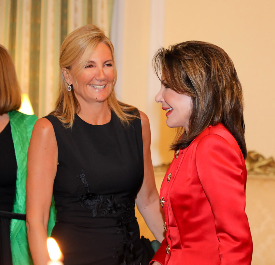 Δείπνο στο Προεδρικό - Δείτε φωτογραφίες: Απρόσμενες χειραψίες, λαμπερές εμφανίσεις 