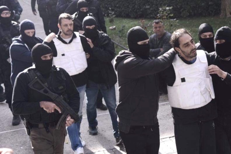 Επαναστατική Αυτοάμυνα: Επεισόδια ανάμεσα στα ΜΑΤ και αλληλέγγυους στους συλληφθέντες τρομοκράτες