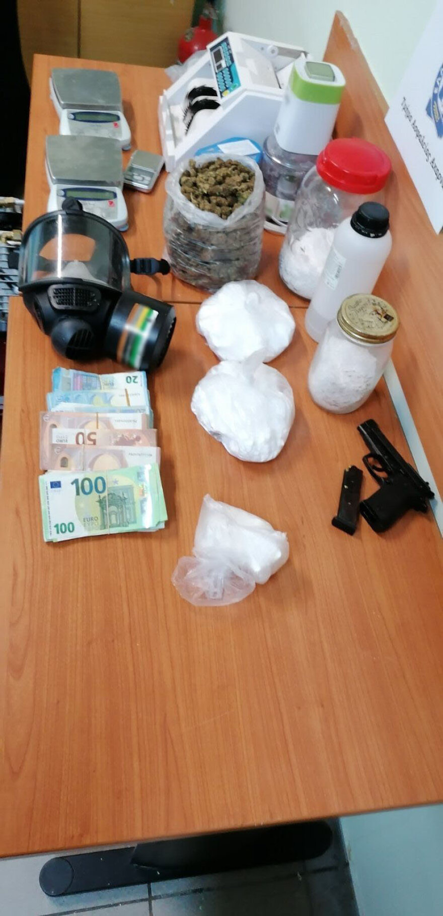 Φυλή: Κύκλωμα πουλούσε ναρκωτικά μέσω social media - Η «πρασινάδα», η «κογιανή» και το «χιόνι»