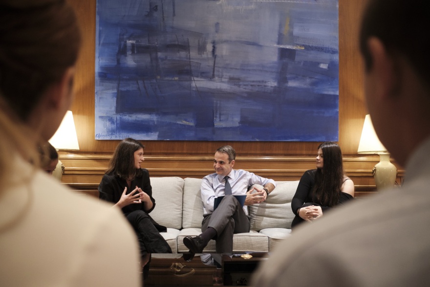 Με παιδιά - εθελοντές από το «Χαμόγελο του Παιδιού» συναντήθηκε ο Κυριάκος Μητσοτάκης