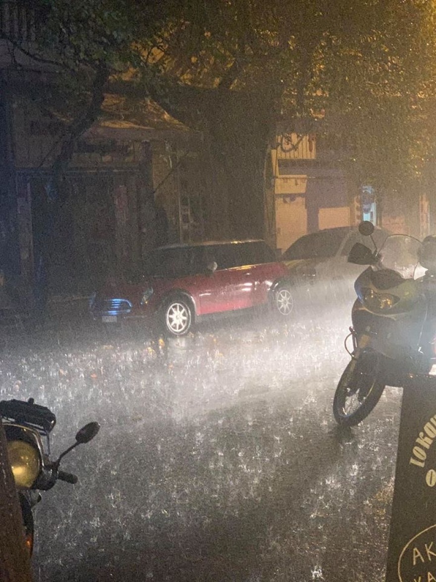 Κακοκαιρία: Εικόνες από το -πρώτο- πέρασμα της Βικτώριας από την Αττική