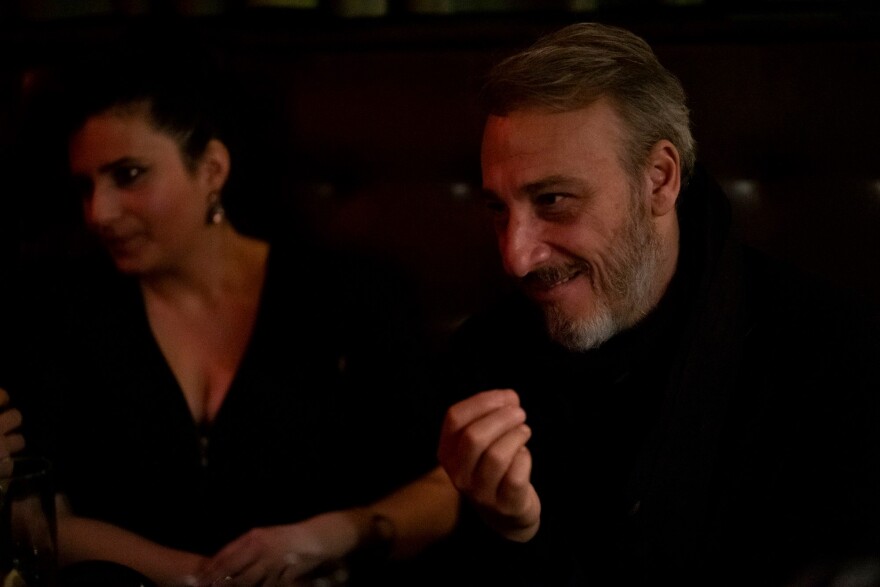 Φαντασία: Μια ταινία γεμάτη από μοιραίους έρωτες και καλό ελληνικό τραγούδι