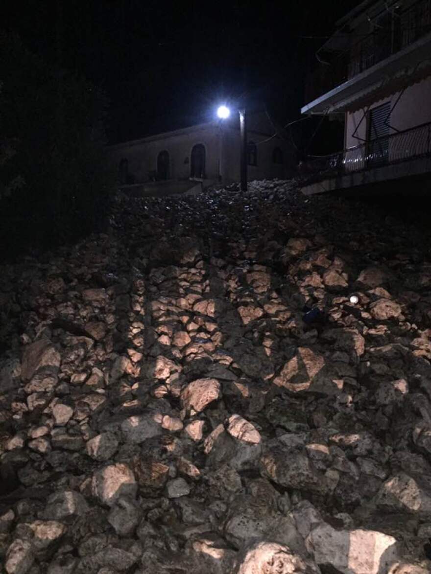 Κακοκαιρία: Η Βικτώρια «χτύπησε» και την Κεφαλονιά - Σπίτια καταπλακώθηκαν από λάσπη στο Νυφί