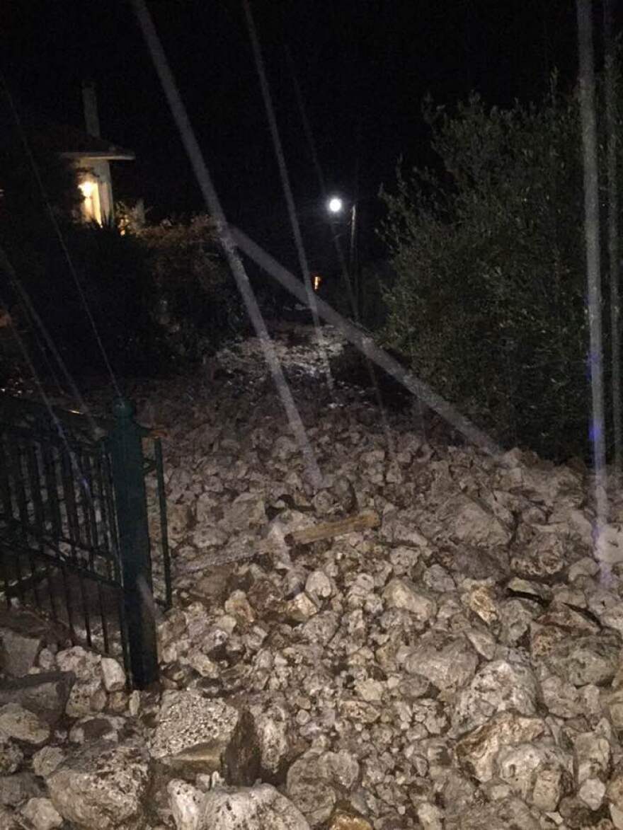 Κακοκαιρία: Η Βικτώρια «χτύπησε» και την Κεφαλονιά - Σπίτια καταπλακώθηκαν από λάσπη στο Νυφί