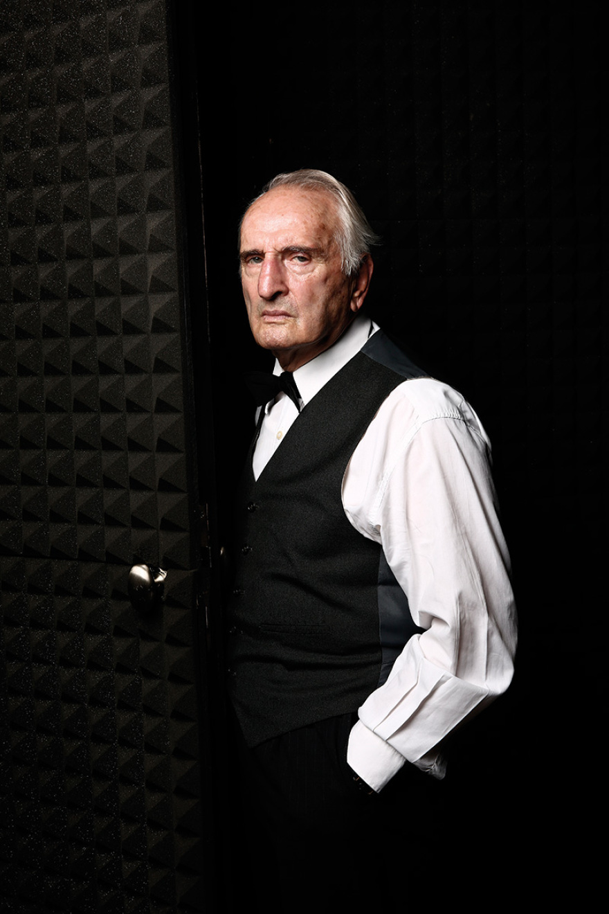 Νικήτας Τσακίρογλου: Το θέατρο είναι μια ένθεη κατάσταση