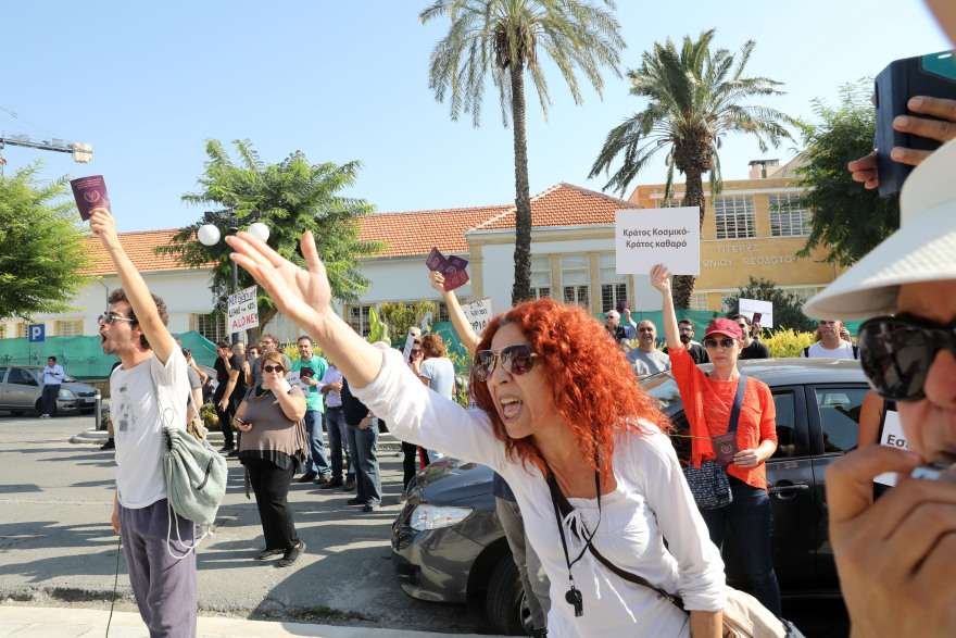 Αρχιεπίσκοπος Κύπρου: Κράχτες της αριστεράς και άθεοι αυτοί που διαμαρτύρονται