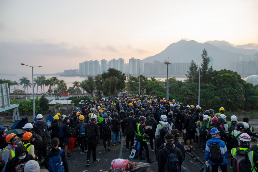 Χονγκ Κονγκ: Συνεχίζονται οι κινητοποιήσεις - Έχει παραλύσει η πόλη