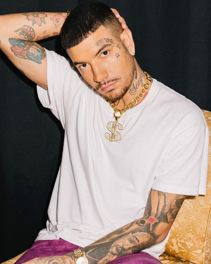 Σνικ: Δεν έχω τελειώσει το λύκειο, είμαι διαβασμένος, έχω τελειώσει το σχολείο του δρόμου