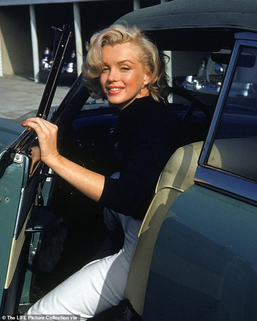 Μέριλιν Μονρόε: Γιατί έλαμπε τόσο πολύ το πρόσωπό της;