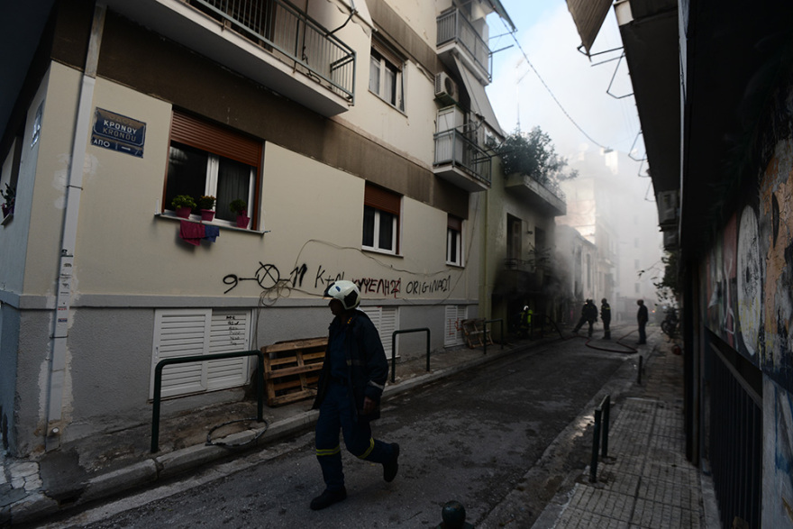Υπό έλεγχο η φωτιά σε σπίτι στην Κυψέλη