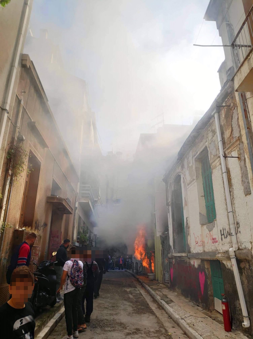 Υπό έλεγχο η φωτιά σε σπίτι στην Κυψέλη