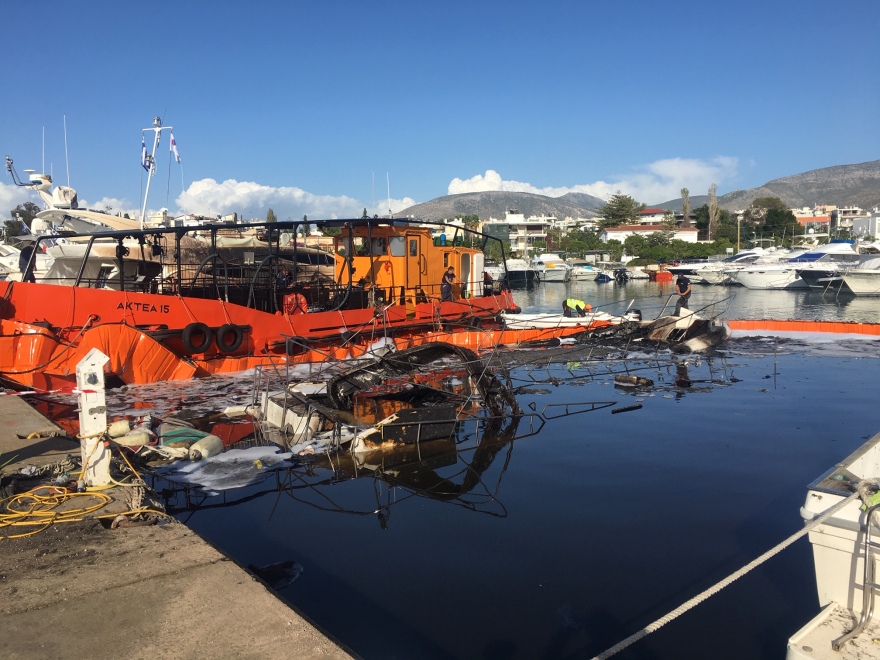 Φωτιά στη μαρίνα Γλυφάδας: «Είμαι ζωντανή, είχα μια άσχημη εμπειρία», λέει η 22χρονη Βελγίδα