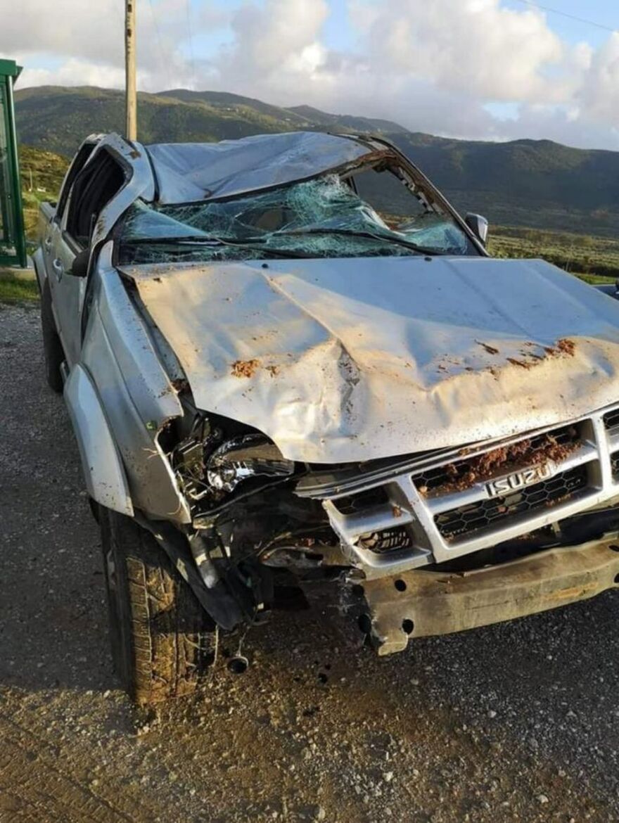 Τροχαίο για τον Άγγελο Αναστασιάδη: Διαλυμένο το αγροτικό μετά την πτώση στη χαράδρα - Δείτε φωτογραφίες