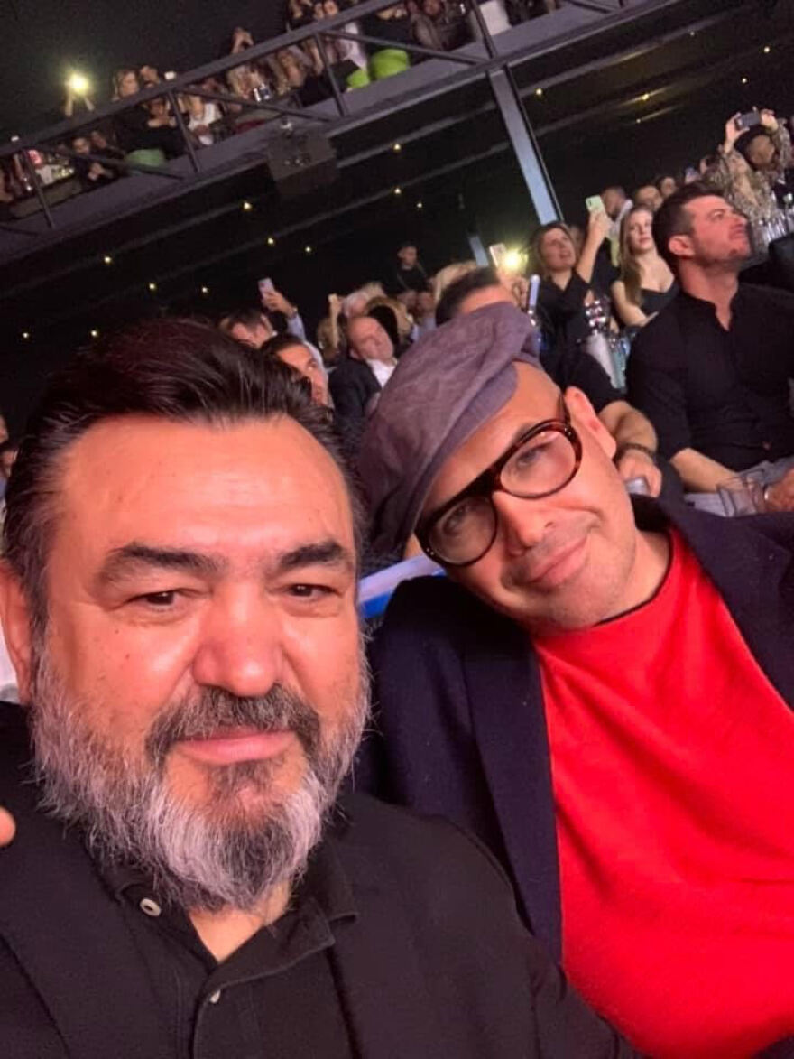 Ο Έλληνας σταρ του «Τιτανικού» Μπίλι Ζέιν στον Αντώνη Ρέμο 