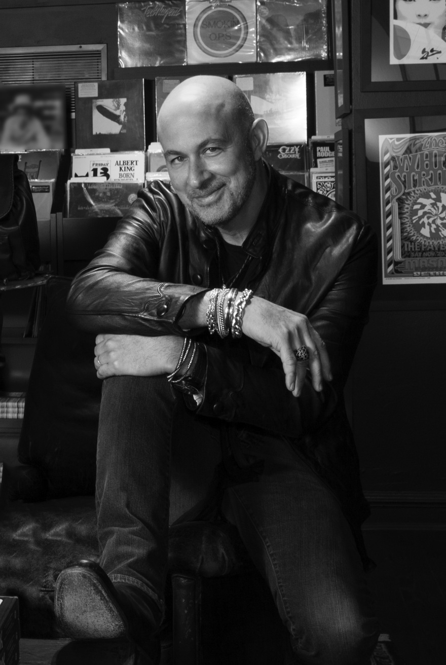 Τζον Βαρβάτος: Έρχεται στην Αθήνα για την παγκόσμια πρώτη της σειράς του για τους Led Zeppelin