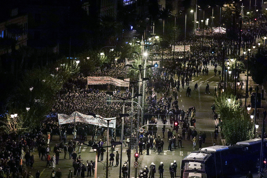 Μαζική η πορεία για την επέτειο του Πολυτεχνείου