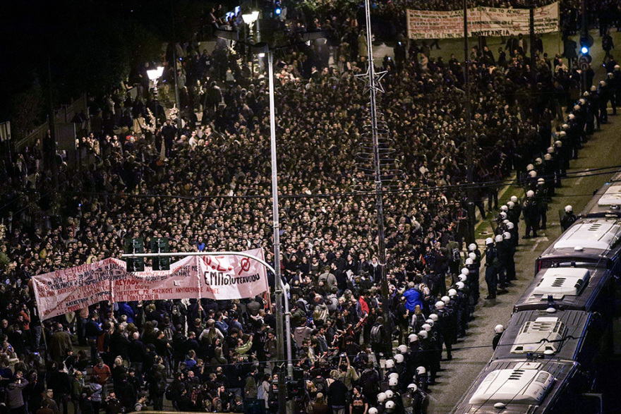 Μαζική η πορεία για την επέτειο του Πολυτεχνείου