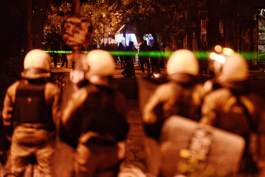 Πολυτεχνείο: Κλεφτοπόλεμος με 28 συλλήψεις και 13 προσαγωγές στα Εξάρχεια  