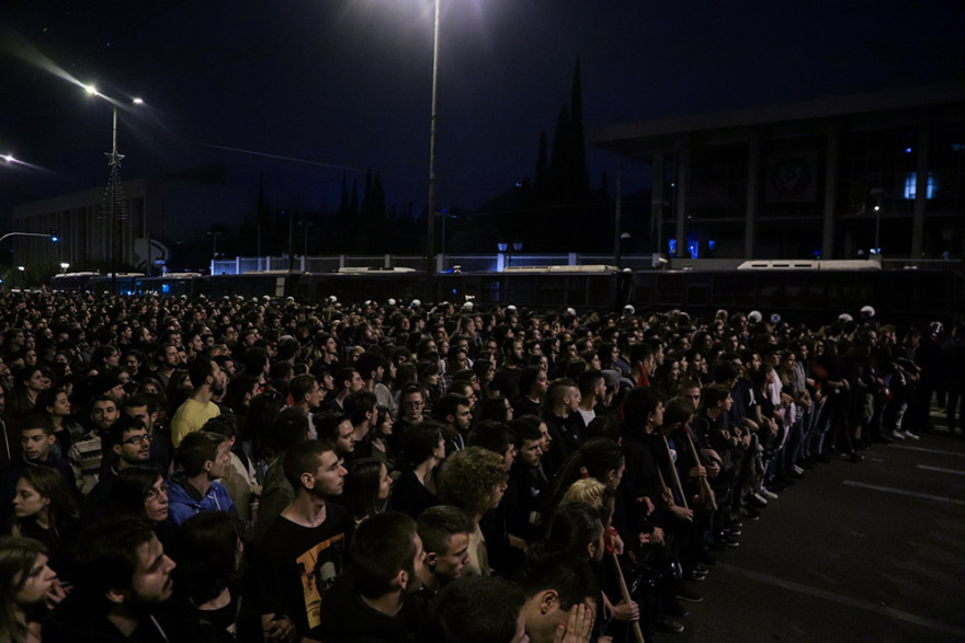 Μαζική η πορεία για την επέτειο του Πολυτεχνείου