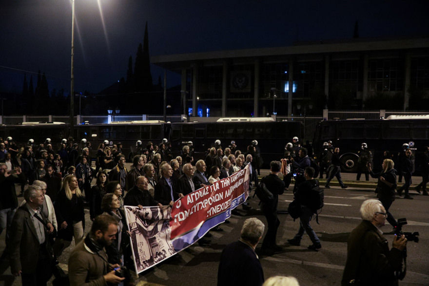 Μαζική η πορεία για την επέτειο του Πολυτεχνείου