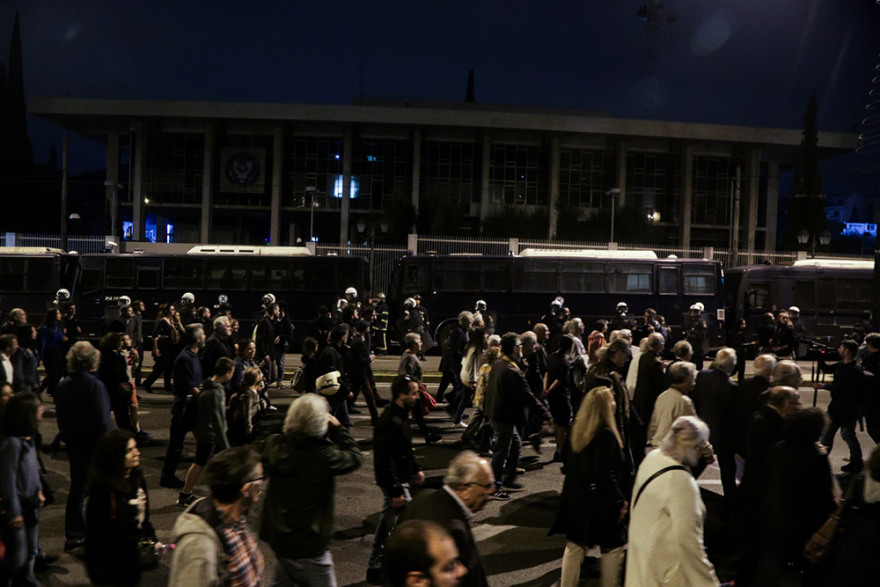 Μαζική η πορεία για την επέτειο του Πολυτεχνείου