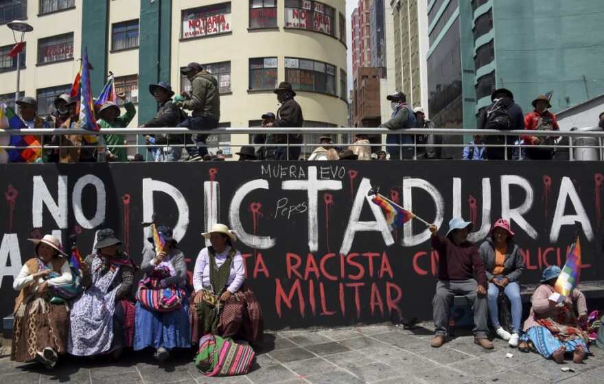 Πολιτικός πυρετός στη Βολιβία: Απειλές για τη ζωή της δέχεται η μεταβατική πρόεδρος