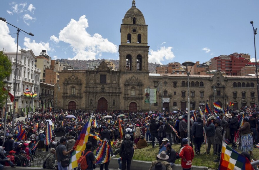 Πολιτικός πυρετός στη Βολιβία: Απειλές για τη ζωή της δέχεται η μεταβατική πρόεδρος