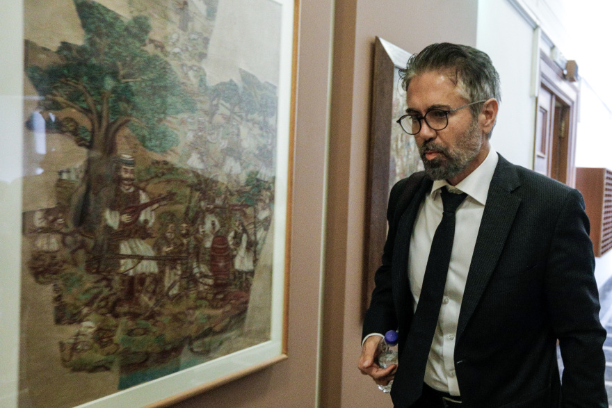 Κατάθεση Φρουζή στη Βουλή: Βόλτες στην «Αυγή»  και την Κουμουνδούρου και δωράκια  ΣΥΡΙΖΑ στη Novartis