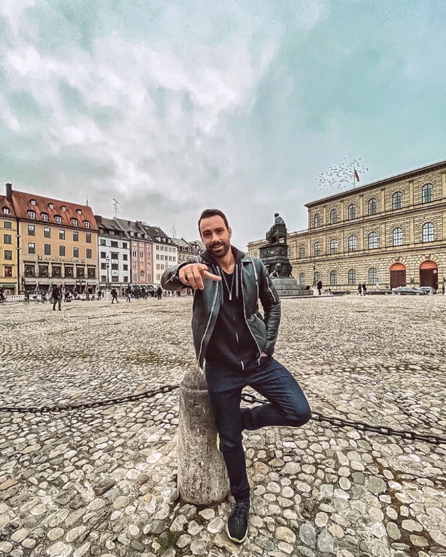 Μπόμπα - Τανιμανίδης: Απόδραση στο Μόναχο με τους κουμπάρους τους 