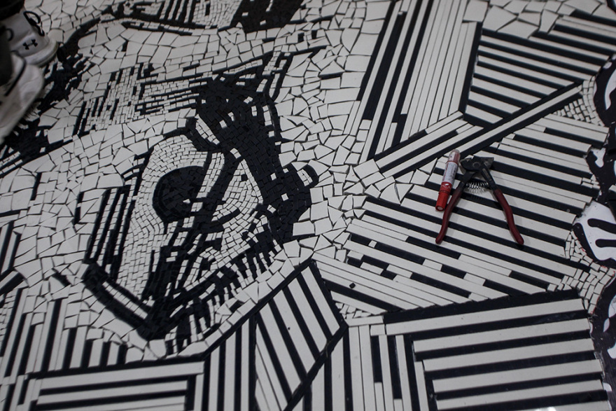 Τρίκαλα: Εντυπωσιακή προσωπογραφία του Βασίλη Τσιτσάνη με ψηφίδες - Δείτε φωτογραφίες