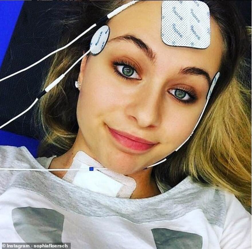 Σοφία Φλόερς: Η συγκλονιστική ιστορία της 18χρονης σέξι πιλότου της F3 που σώθηκε από θαύμα