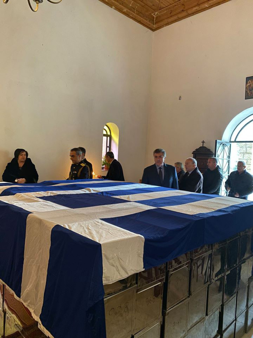 Αλβανία: Συγκίνηση στην ταφή οστών 193 Ελλήνων πεσόντων στο έπος του '40