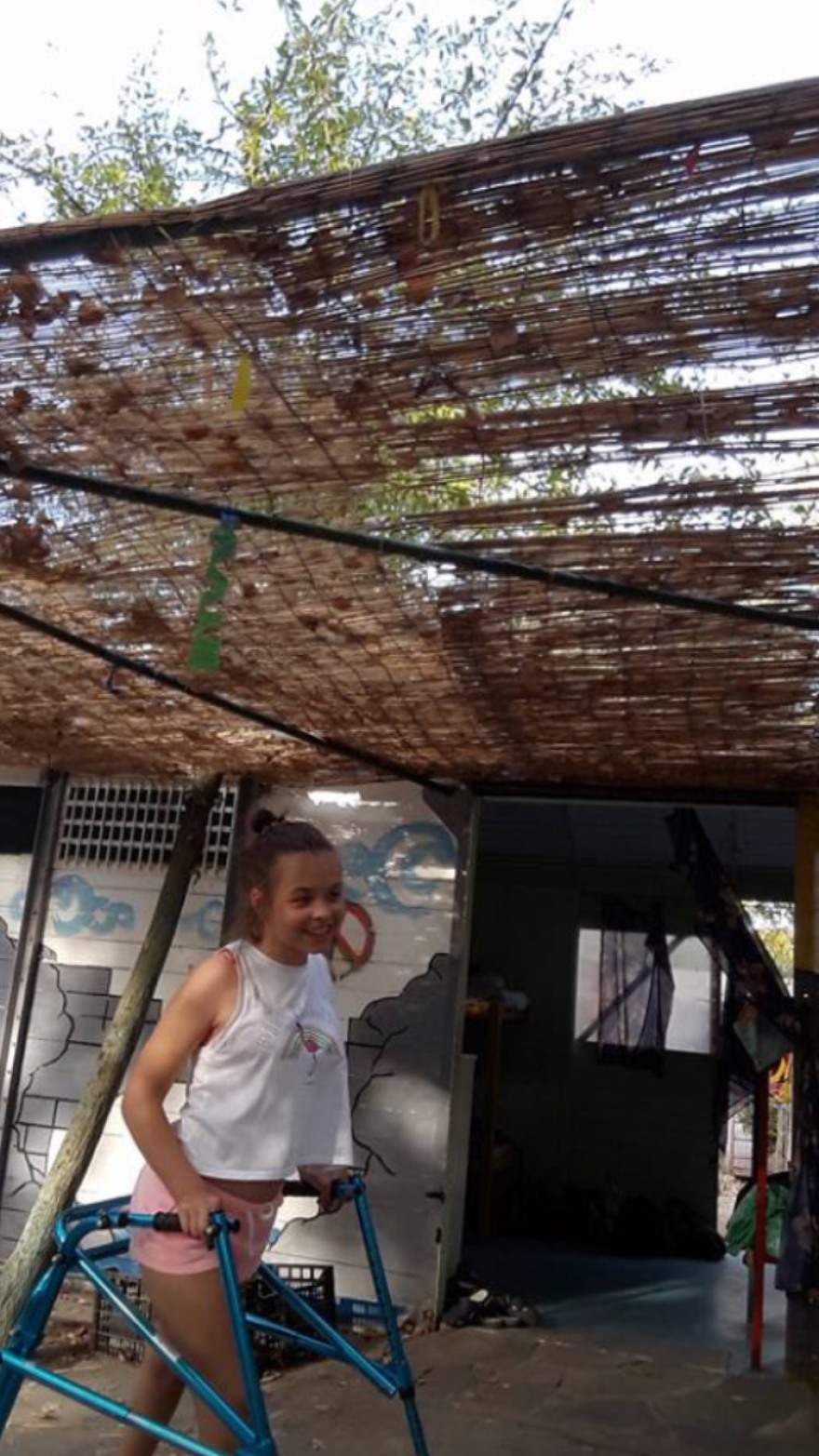 Κατερίνη: Το «τελευταίο αντίο» σε μάνα και κόρη που βρέθηκαν νεκρές σε χαράδρα 120 μέτρων