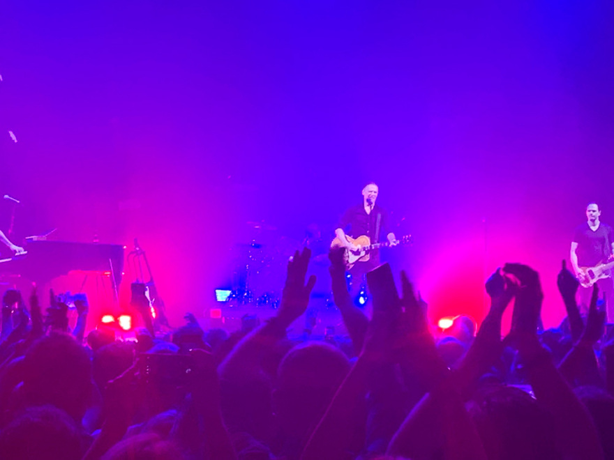 Ο Μπράιαν Άνταμς ταρακούνησε το ΟΑΚΑ: Greeks wanna rock