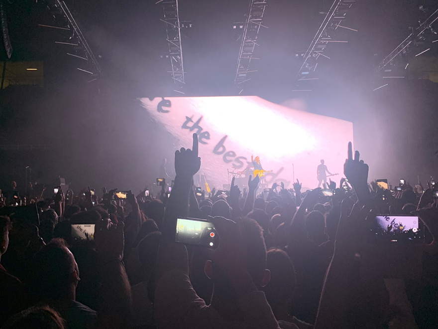 Ο Μπράιαν Άνταμς ταρακούνησε το ΟΑΚΑ: Greeks wanna rock