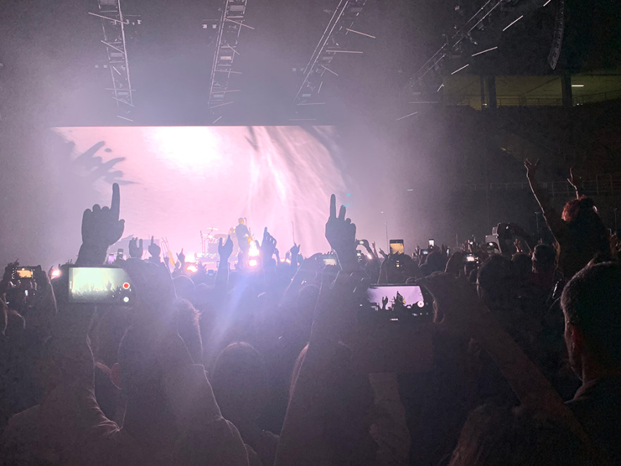 Ο Μπράιαν Άνταμς ταρακούνησε το ΟΑΚΑ: Greeks wanna rock