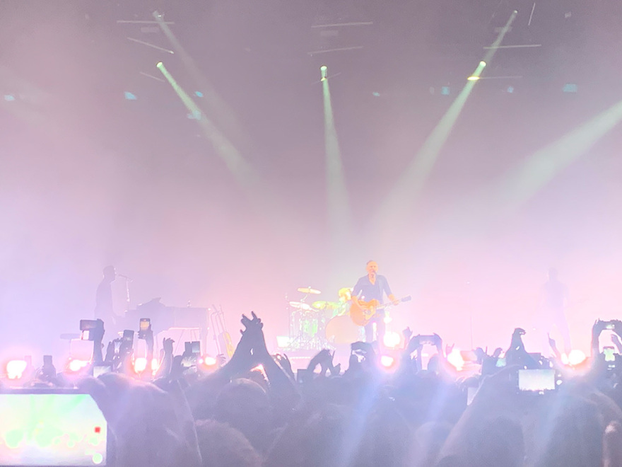 Ο Μπράιαν Άνταμς ταρακούνησε το ΟΑΚΑ: Greeks wanna rock