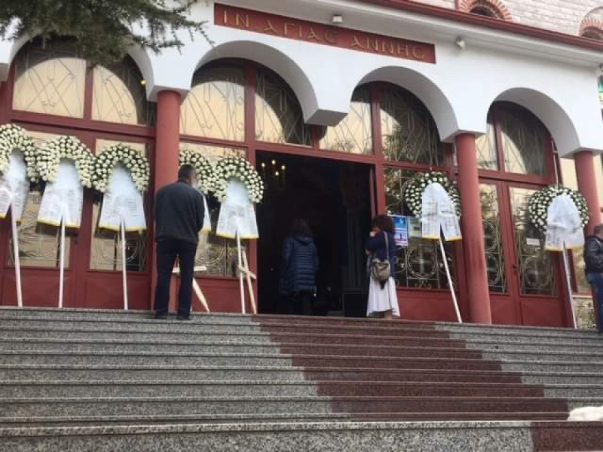 Κατερίνη: «Ράγισαν και οι πέτρες» στην κηδεία της Μαρίας – Ιωάννας και της μητέρας της 