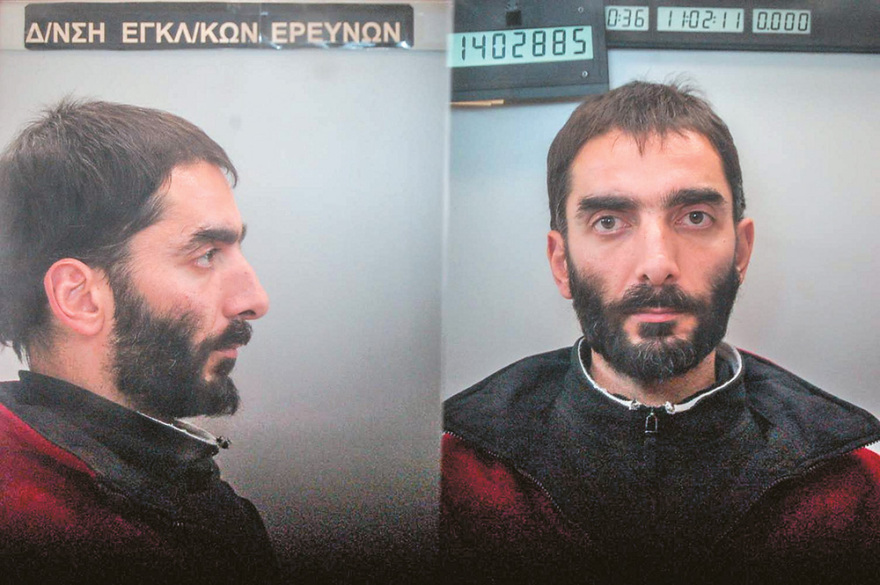 Επαναστατική Αυτοάμυνα: Στρατός μπαχαλάκηδων και «εθελοντών» από το Κονγκό