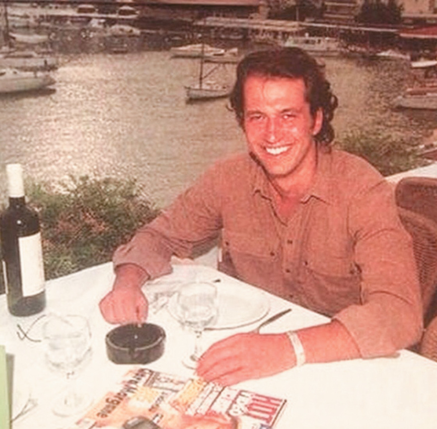 Δημήτρης Σειρηνάκης: Ο βασιλιάς του πορνό δεν είναι γυμνός