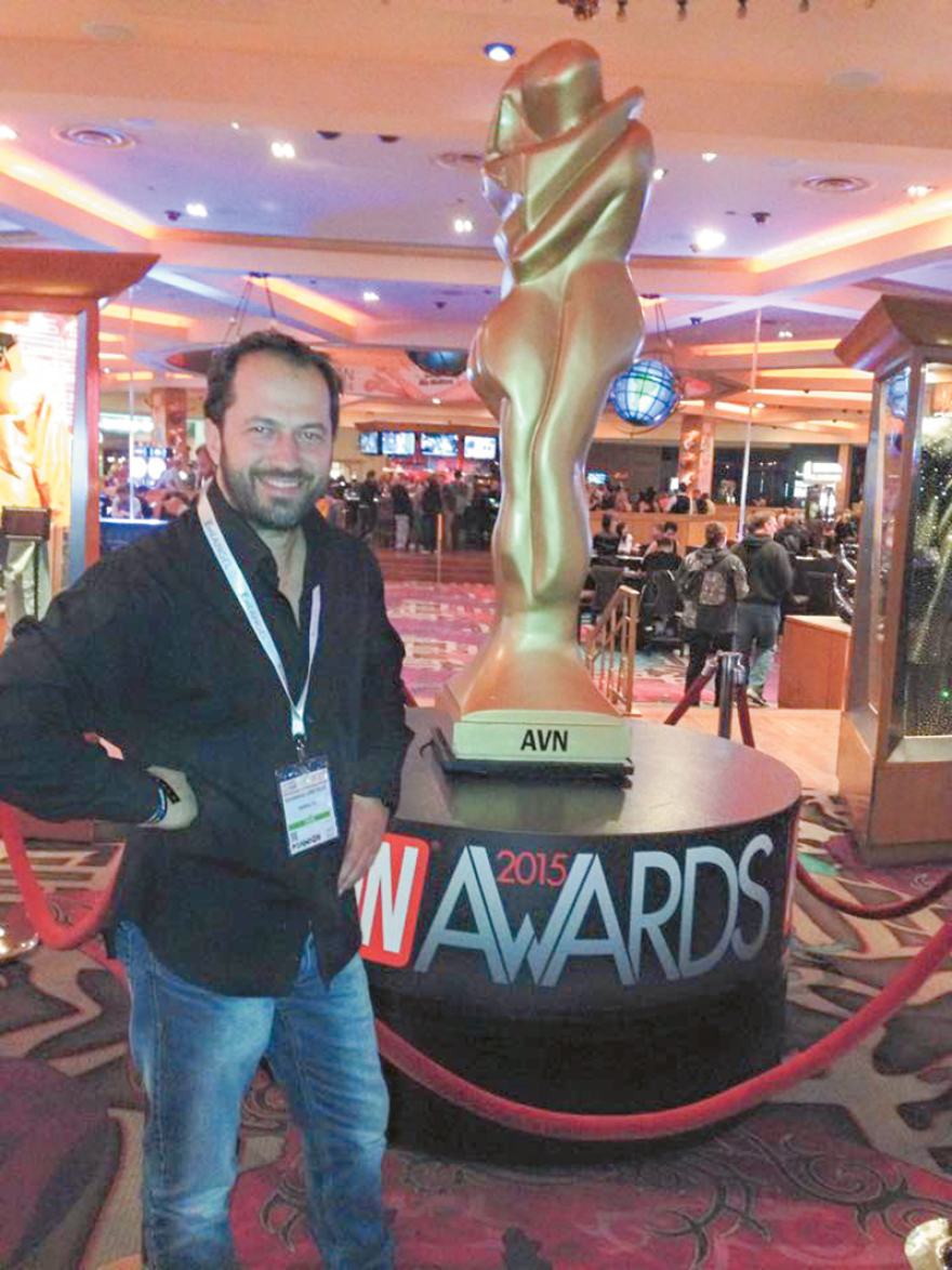 Δημήτρης Σειρηνάκης: Ο βασιλιάς του πορνό δεν είναι γυμνός