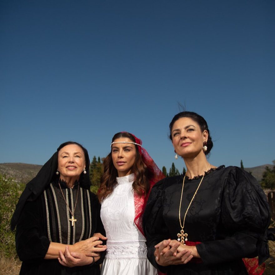 Η Βερόνικα Αργέντζη στη θεατρική σκηνή λίγο μετά τον θάνατο του συζύγου της 