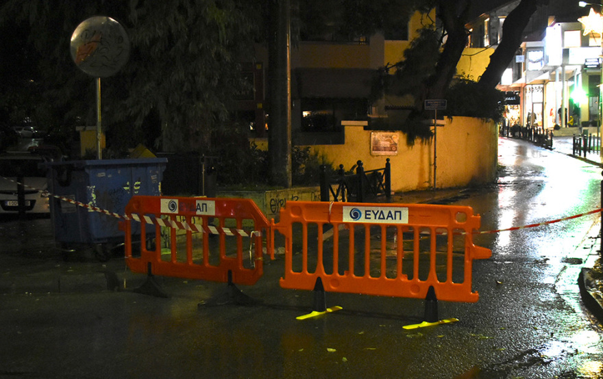 Κακοκαιρία: Άνοιξαν οι ουρανοί στην  Αττική