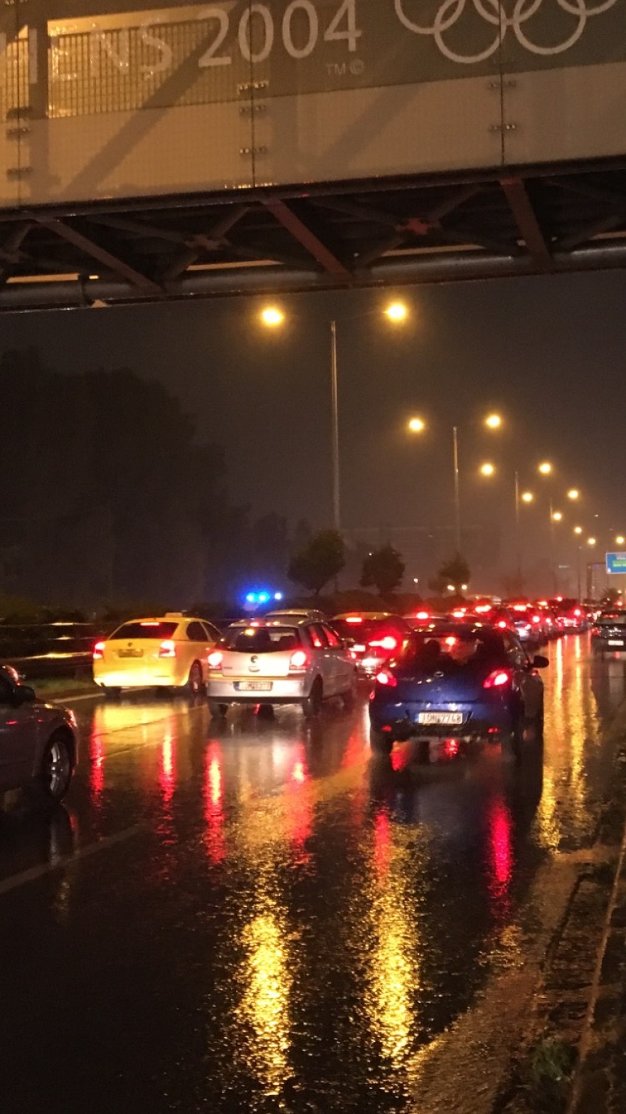 Κακοκαιρία: Άνοιξαν οι ουρανοί στην  Αττική