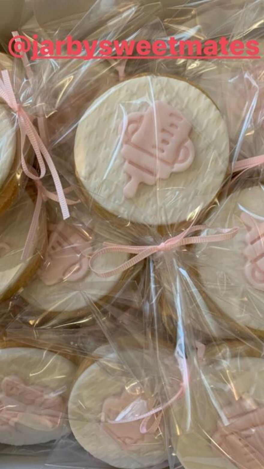 Η Τζένη Μπότση ανέβασε τις πρώτες φωτογραφίες από το μαιευτήριο