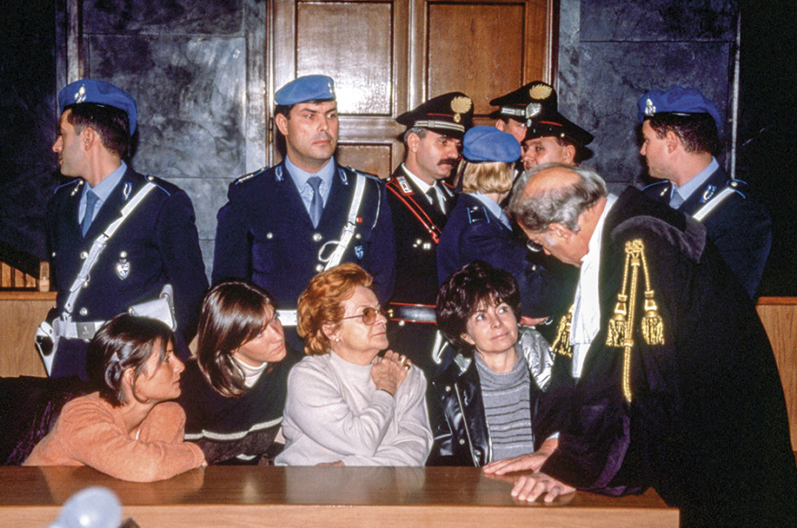 Lady Gaga: Η «μαύρη χήρα» του Μαουρίτσιο Γκούτσι