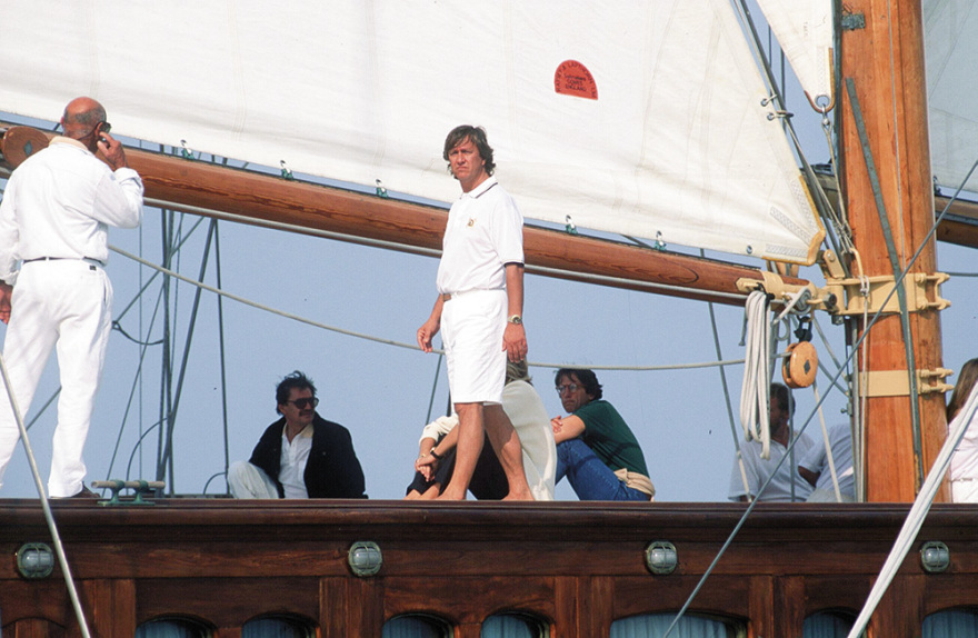 Lady Gaga: Η «μαύρη χήρα» του Μαουρίτσιο Γκούτσι