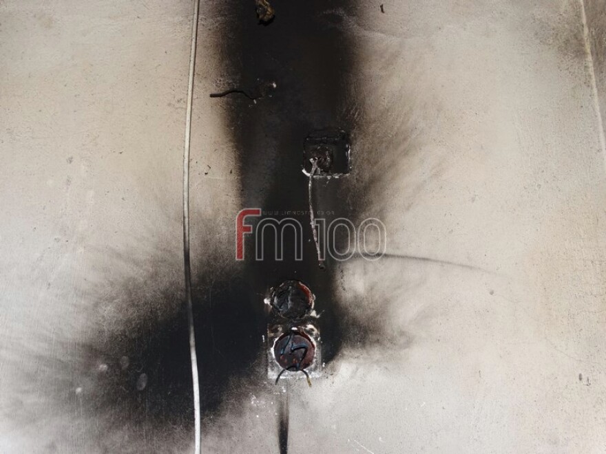 Τρόμος στη Λήμνο: Κεραυνός άνοιξε τρύπα στην οροφή σπιτιού