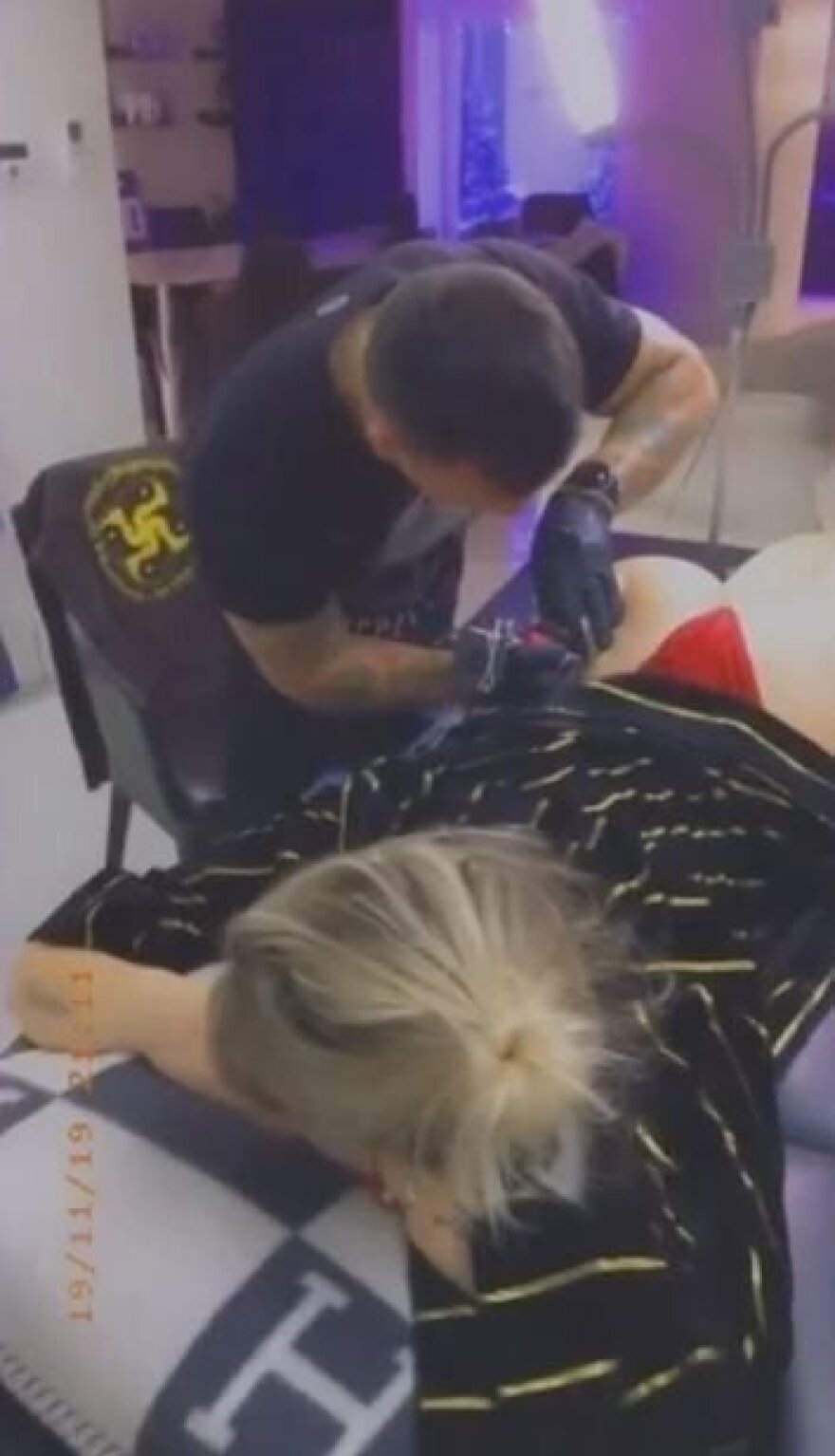 Η Γουάντα Νάρα «κτυπά» τατουάζ και στέλνει μήνυμα στον Ικάρντι (φωτ.)